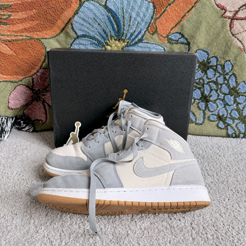 Air Jordan 1 Mid SE Coconut Milk